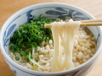 細くてコシのある、滑らかな麺をスルスルすする『五島うどん』