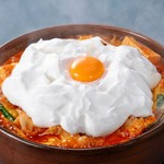 たっぷりの４種のチーズと海鮮・野菜の入った夏限定の特製陶板焼き！

＊写真は２人前イメージです。
＊１日の販売数量に限りがあります。
＊販売予定総数が完売次第終了いたします。