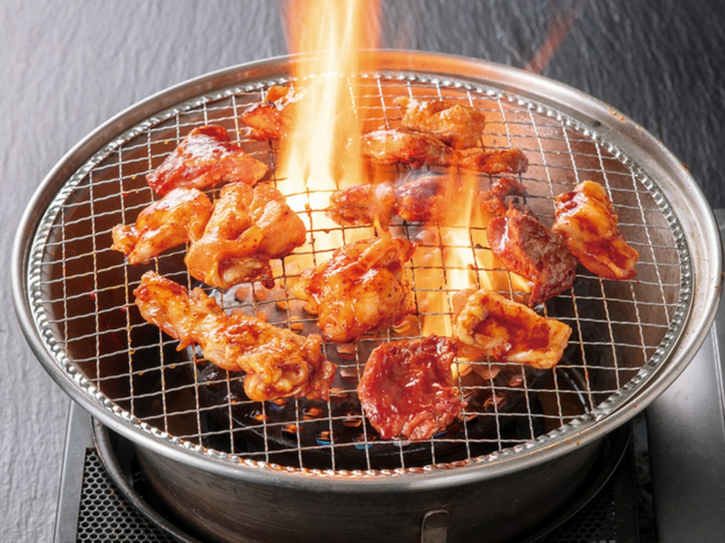 秘伝のもみダレで熟成。辛くて旨くてクセになる。