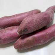 ねぎとろ巻:1350円
ベーコンとエリンギの串焼き(2本)：400円