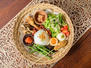 インドネシア料理の重要な薬味「生サンバル」