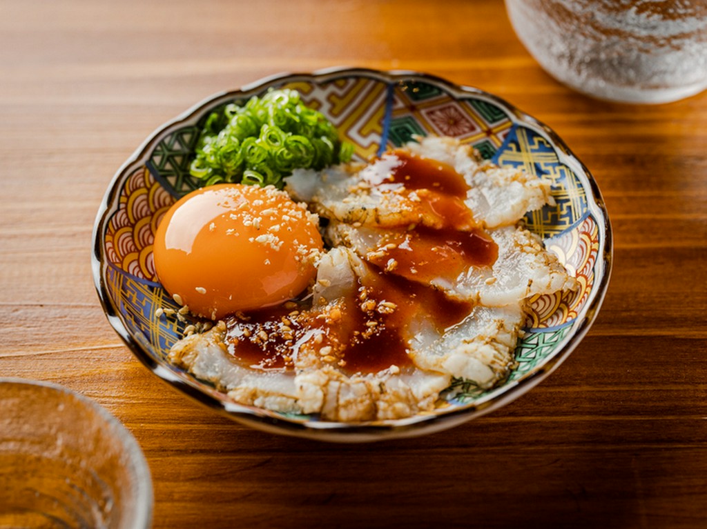 コースのトップバッターをつとめる『たたきのユッケ』