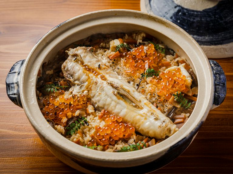 ふぐを丸ごと一尾、贅沢に使った『炊き込みご飯』