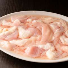 必食の価値アリ！自信があるので下味をつけずに、そのまま提供『昔ながらに手づくり豚ホルモン』