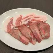 牛タン+豚カルビ（各4枚）
ランチセット付
（ライス・スープ・サラダ・日替りキムチ・韓国のり）