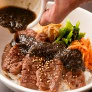 【焼肉おはる】のソース・調味料は、保存料などの添加物をほとんど加えない完全自家製です。たれ・ドレッシング・コチュジャンなど、お子様から年配の方まで安心して使用することができます。