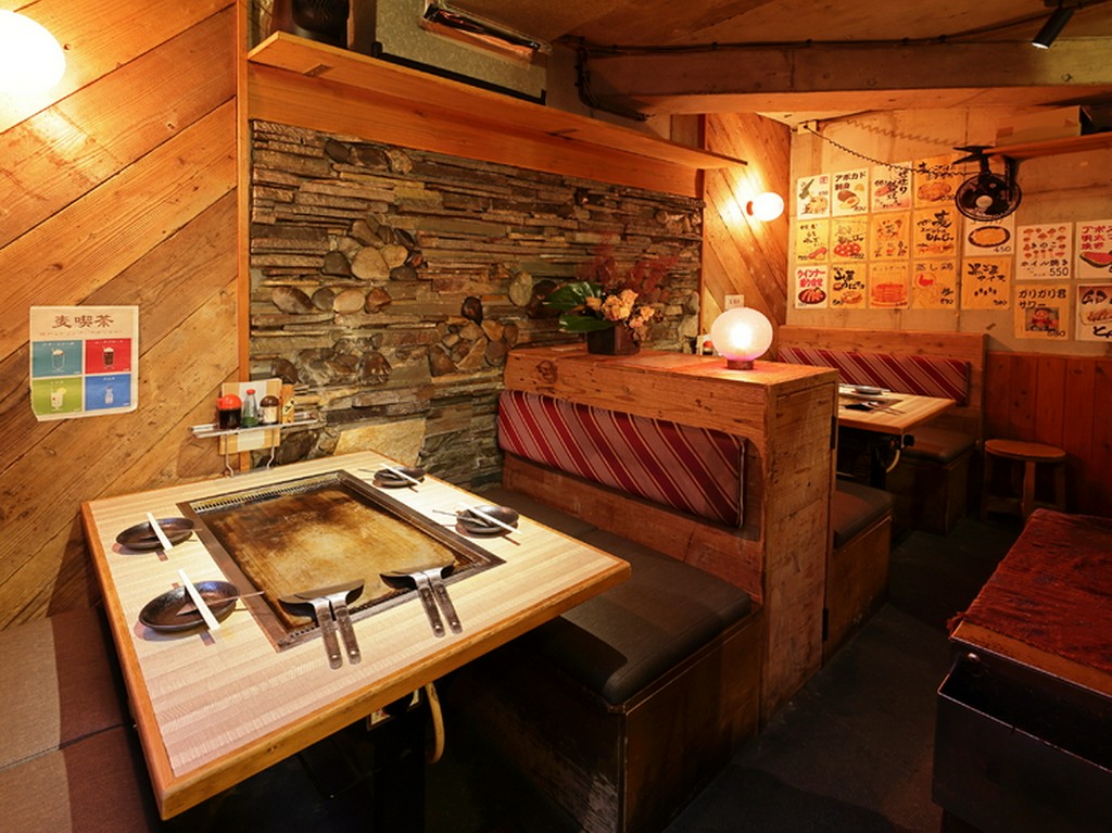 気の合う仲間が集まったらプライベート感あふれるボックス席へ！