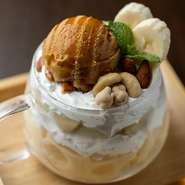 カフェメニューで会話を弾ませたり、お酒を飲みつつ焼肉店仕込みの一品料理をつまんだり、昼夜を問わず素敵な女子会を開けます。お誕生日会では予約があればささやかなプレートも用意してくれるそうです。