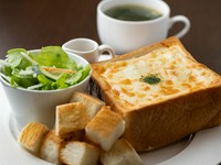 こだわりの食パンを半斤使った、フォトジェニック『グラタンパン』