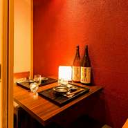 足元も広々をしておりますので長時間の宴会でもお客様のご負担にならずお食事をお楽しみいただける掘り炬燵席でございます。