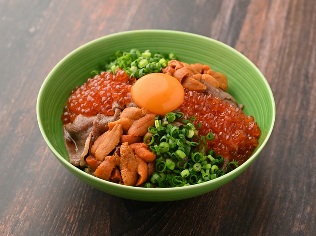 贅沢炊き込みご飯 ～とろける和牛・濃厚うに・黄金いくら～