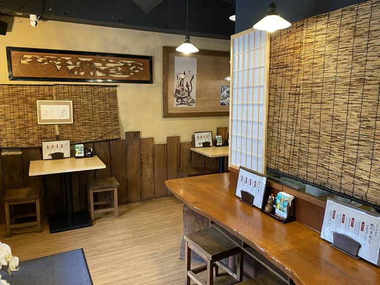 テーブル2名席、カウンター