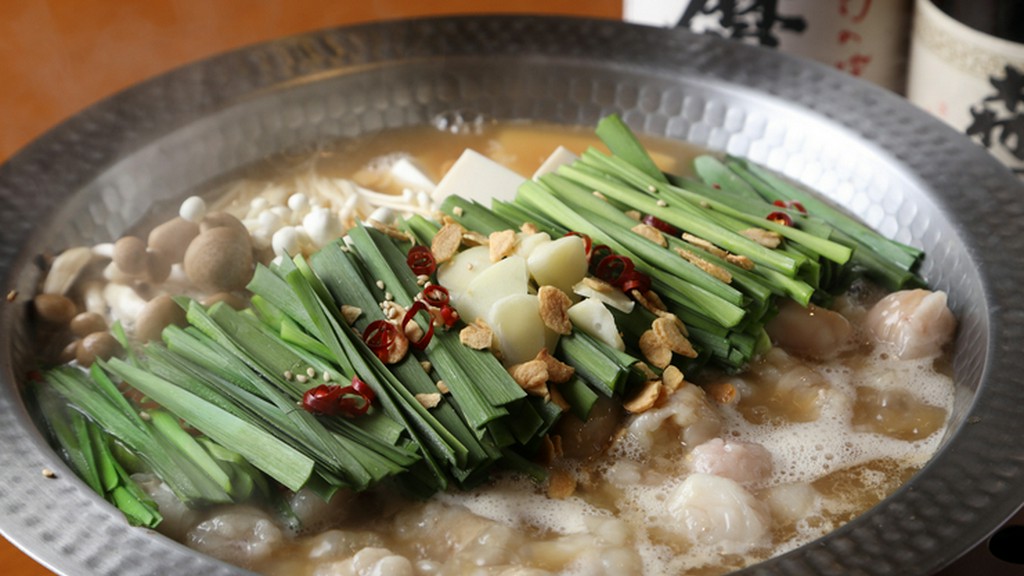 24時間煮込んだ絶品スープが自慢『特濃！自家製純骨スープのもつ鍋』