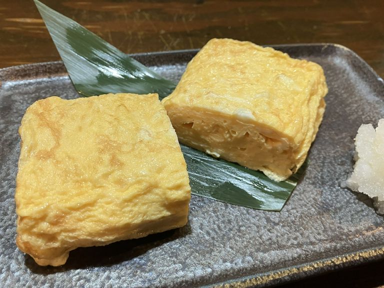 卵の中に多くの水分を含ませながら完成『?田屋のだし巻き』