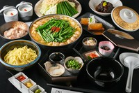 ●一品盛り合わせ
・牛の酢もつ
・せんまい
・からしめんたい
・生ゆば刺し
・梅ひじき

●牛ほほ肉の甘煮

●ゆでタン

●もつ鍋
・みそ味
・しょうゆ味
・しゃぶしゃぶ風