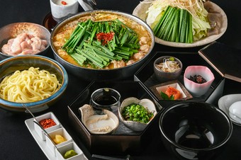 やま中を代表する【みそ味】と定番の【しょうゆ味】
を自慢の料理の数々と一緒にご堪能いただけるコース