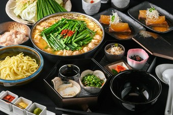 やま中を代表する【みそ味】と定番の【しょうゆ味】
を自慢の料理の数々と一緒にご堪能いただけるコース