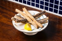 サクサクとした食感と、ごぼうの香ばしさが楽しめる、定番の一品