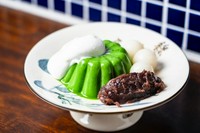 "小柳津抹茶は、静岡県の清水市で生産される、香り高く、苦味が少ない抹茶です。
ババロアは、牛乳や生クリームをたっぷり使用し、なめらかな口当たりに仕上げました。"