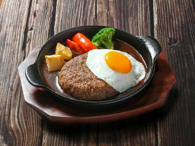 ブレンド・焼き方にもこだわった『飛騨牛高山ミートハンバーグ』