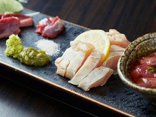 とにかく新鮮な国産鶏のお刺身