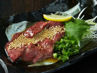 当店名物「生肝ぶつ切り」