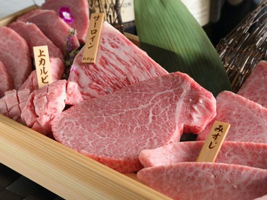 洗練された雰囲気でワンランク上の焼肉を堪能
