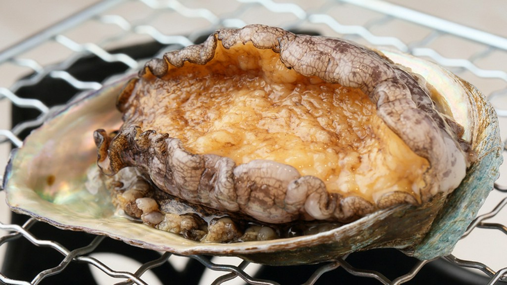 SNS映え間違いなし！『あわびの残酷焼』