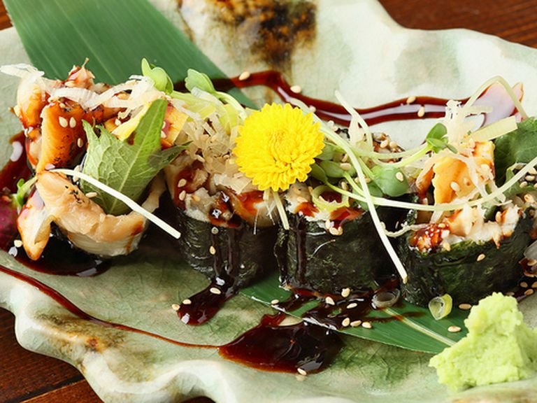 穴子のプロが煮つけた名物『焼穴子のつまみ』