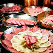 様々なシーンでご利用いただけるように宴会プランや逸品料理、飲み放題プランなど取り揃えております。

プレオープン限定価格！期間限定2000円割引実施中！
通常6000円の所、4000円でお楽しみいただけます。