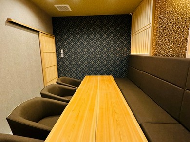 上品で特別感のある空間は、美味を味わう高揚感を演出