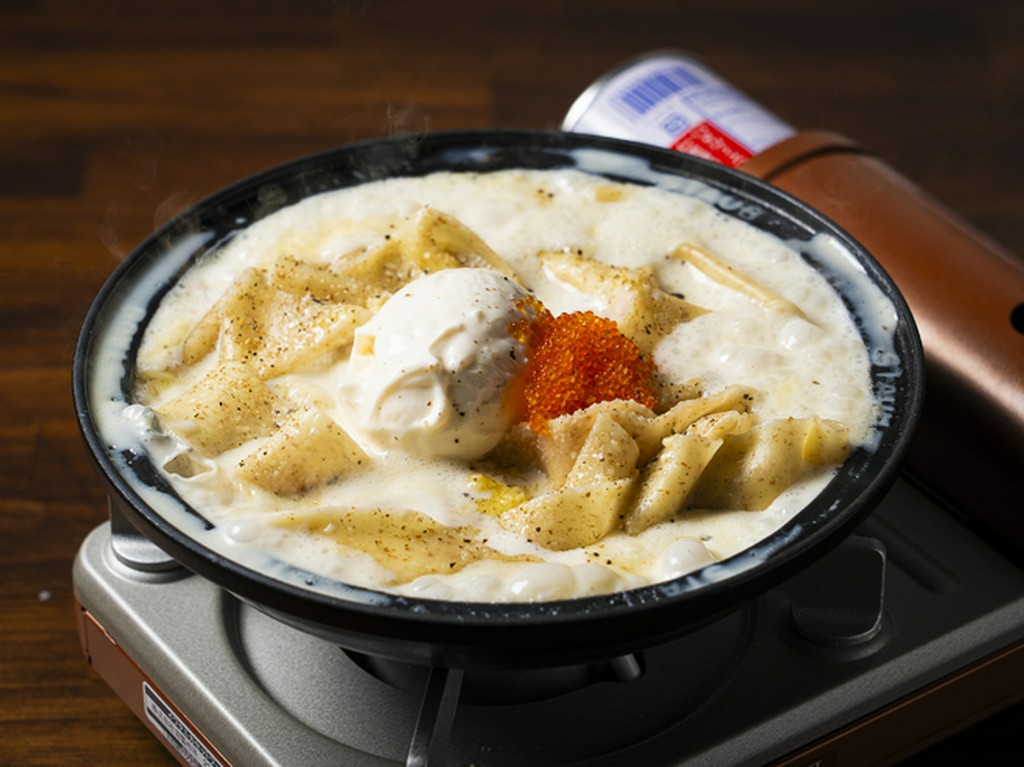 4種チーズの鍋焼きパスタ　全粒粉のパッパルデッレ