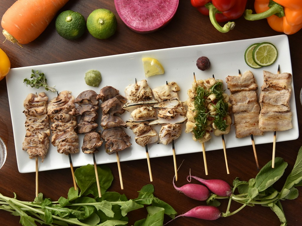 国産の新鮮な鶏を使用した焼き鳥