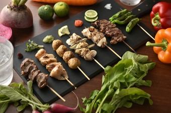 国産の新鮮な鶏を使用した焼き鳥