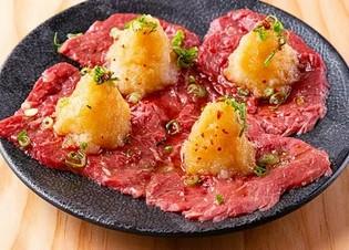 肉のおいしさを保ちながら、さっぱりと味わう『ももおろし山脈』