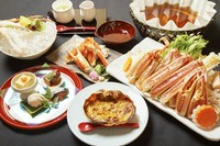お1人様 活ズワイ蟹1杯

季節の前菜盛合せ

＜花咲く＞蟹刺し

蒸し蟹酢

※蟹天ぷらなどご注文可能

セコ蟹の甲羅詰め

蟹味噌 甲羅焼き

蟹すき鍋 季節の野菜

蟹雑炊

デザート