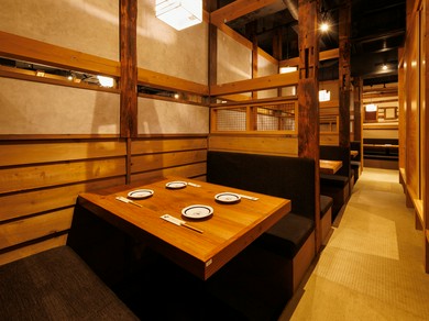 落ち着きのあるカジュアルな店内♪