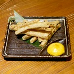 香ばしくザクッと、ごぼう唐揚げ×カレーマヨ。