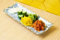 5種類のお漬物。箸休めにどうぞ！