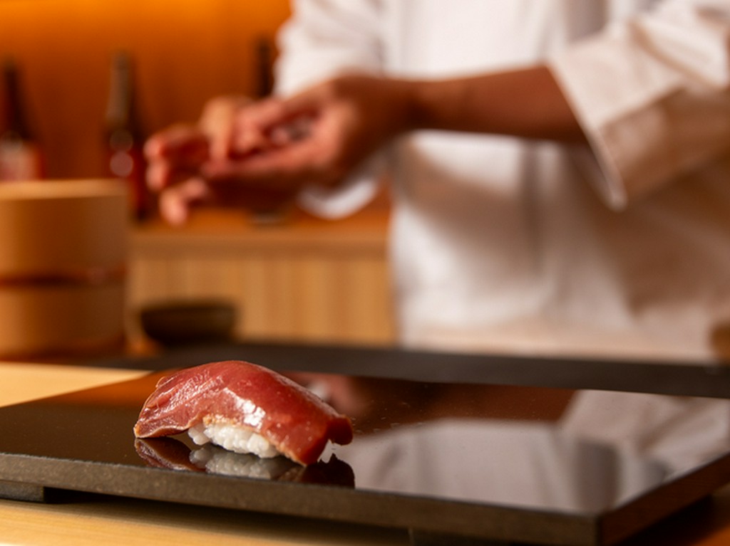 春夏秋冬。厳選した季節の旬食材を用いた、店主のおまかせコースです。(お1人様から利用可能／要予約)