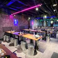 【中・大人数】デザイン性のある内観はご宴会などにもおすすめ！