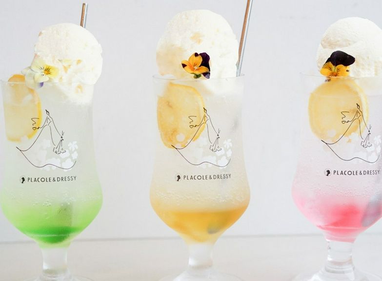 お花のクリームソーダ