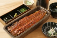 一回り大きなうなぎを丸ごと使用した看板メニュー『一本重』