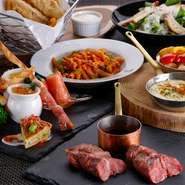 前菜の盛り合わせや、スナック、選べるメインディッシュなど、全6品からなるプランです。友人や同僚と気ままに楽しめるのが魅力的。大皿で呈されるため、より一層のボリューム感と豪華さを感じられます。事前要予約