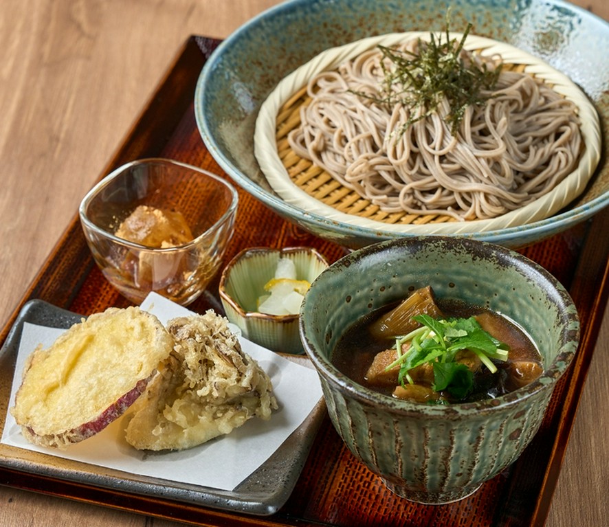 香りも豊かな、こだわりの『十割そば』を、寛ぎの空間で満喫