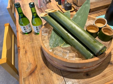自家製の「竹酒」は竹の風味が加わりまろやかで優しい味わい