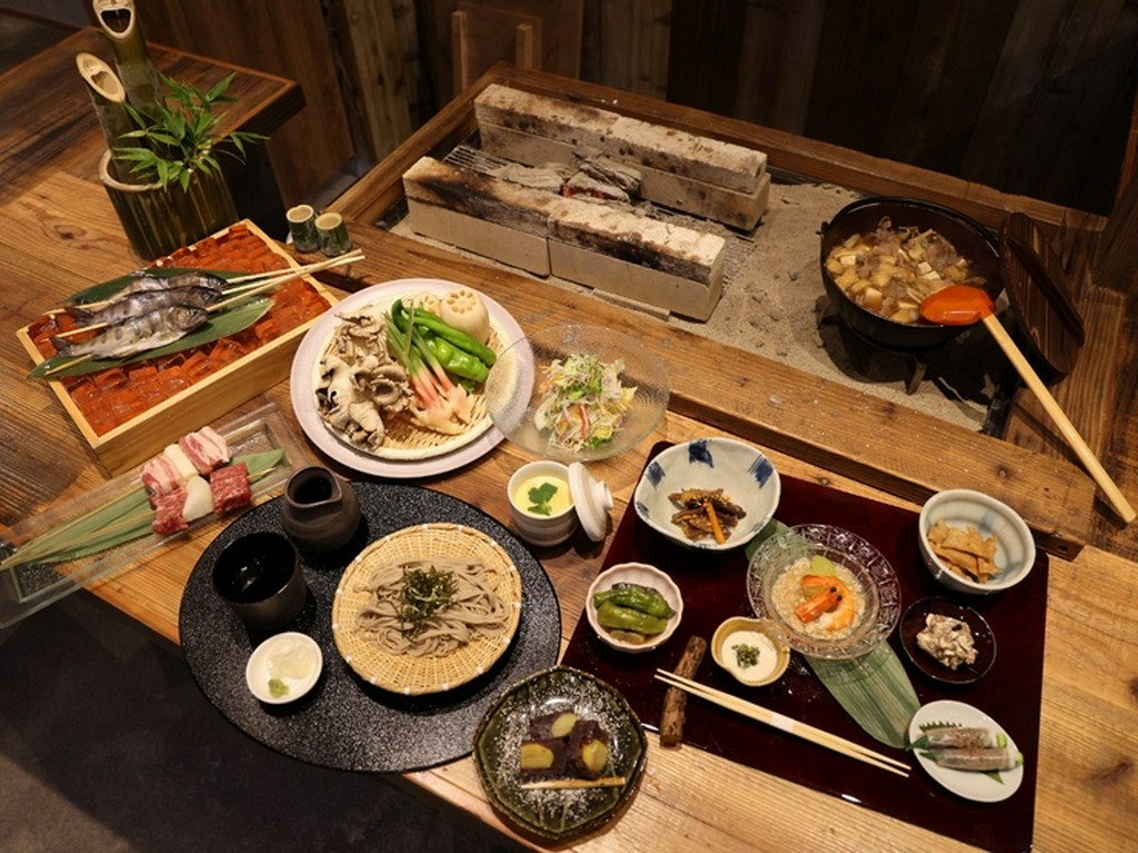 ＜要予約＞おいしい逸品料理とそばを満喫『囲炉裏　そば懐石』ディナー