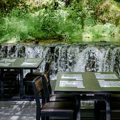 非日常的な空間を味わえる川床