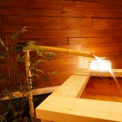 店内には落ち着いた和の空間が…