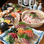 お鍋や白身魚の唐揚げ　薬味ポン酢、鮮魚の刺身4種盛り合わせなど厳選食材を使った全8品と選べるお鍋コース